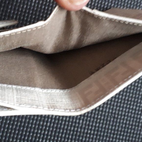 FENDI - Picture 6 of 7